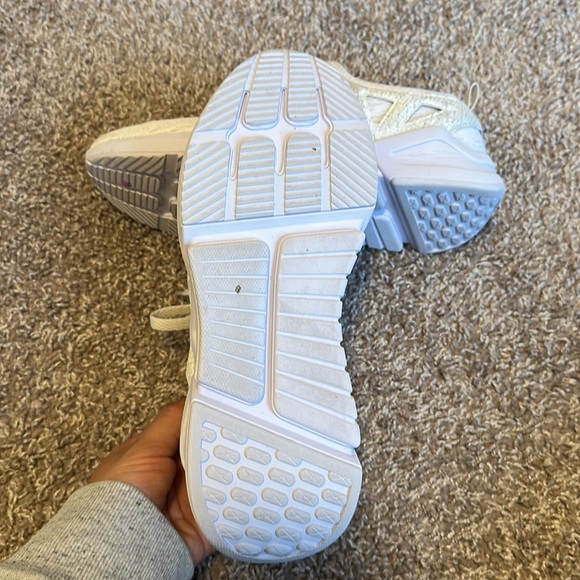 Fabletics Sneakers - Picture 3 of 3